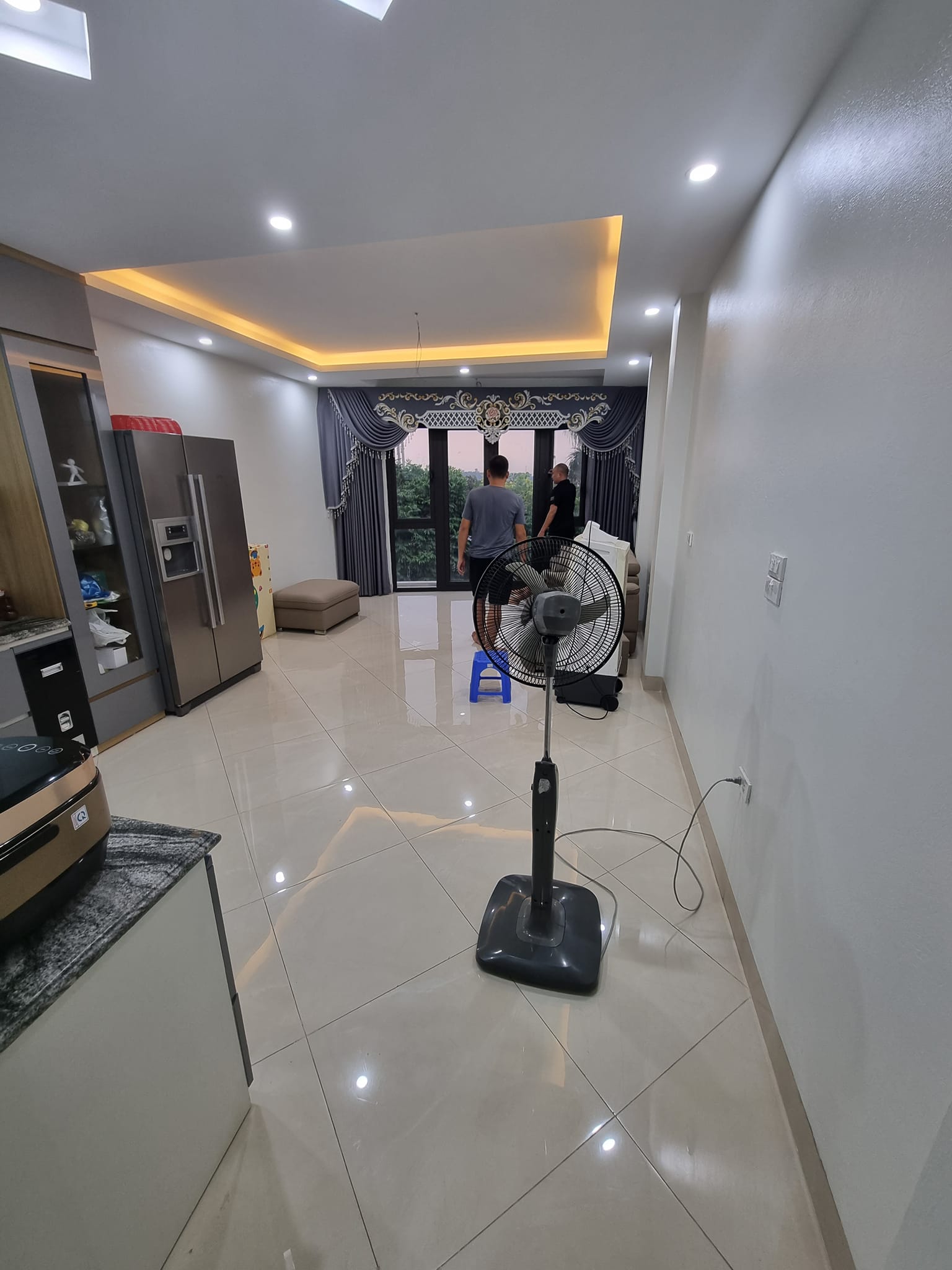 Bán nhà ngõ 69 Tứ Liên Tây Hồ, nhà 5 tầng thang máy 45m2 bán 5.6 tỷ