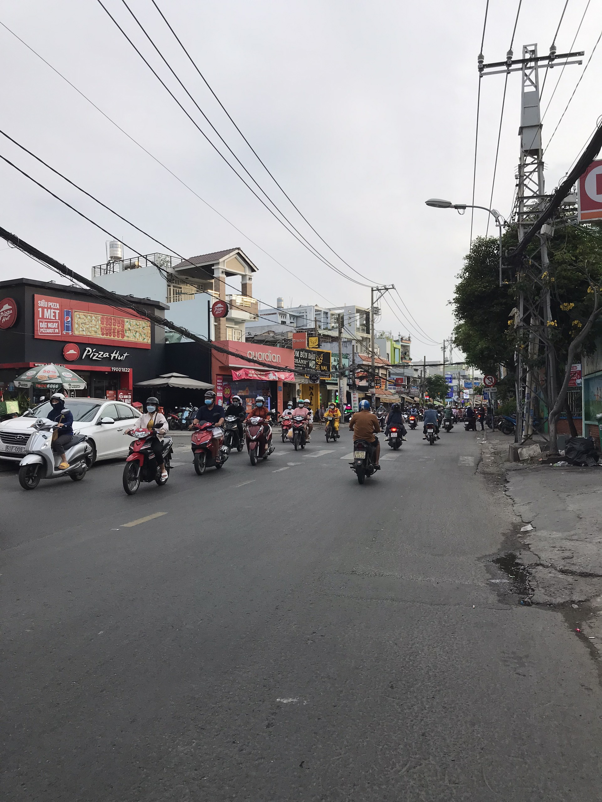 NHỈNH 6 TỶ - HXH - NHÀ 55M2 - 3 LẦU BTCT 4PN - NGUYỄN VĂN KHỐI