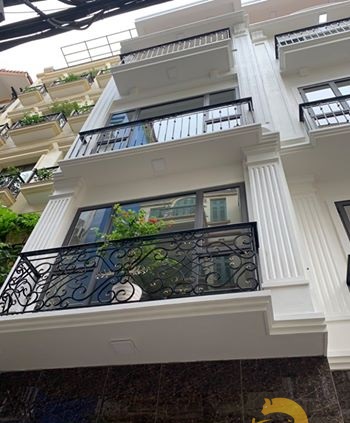 Nhà đẹp 84 Ngọc Khánh 35m2x4T, MT4,2m, 30m ôtô tránh, gần bãi gửi xe. Giá 3,88 tỷ