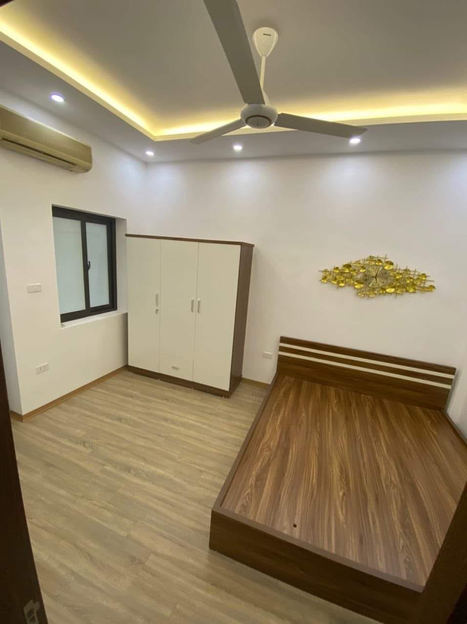 Nhà đẹp, oto đỗ 5m, 40m ra mặt phố Đường Láng DT 30m²x 4 tầng. Giá chỉ 4.1 tỷ.