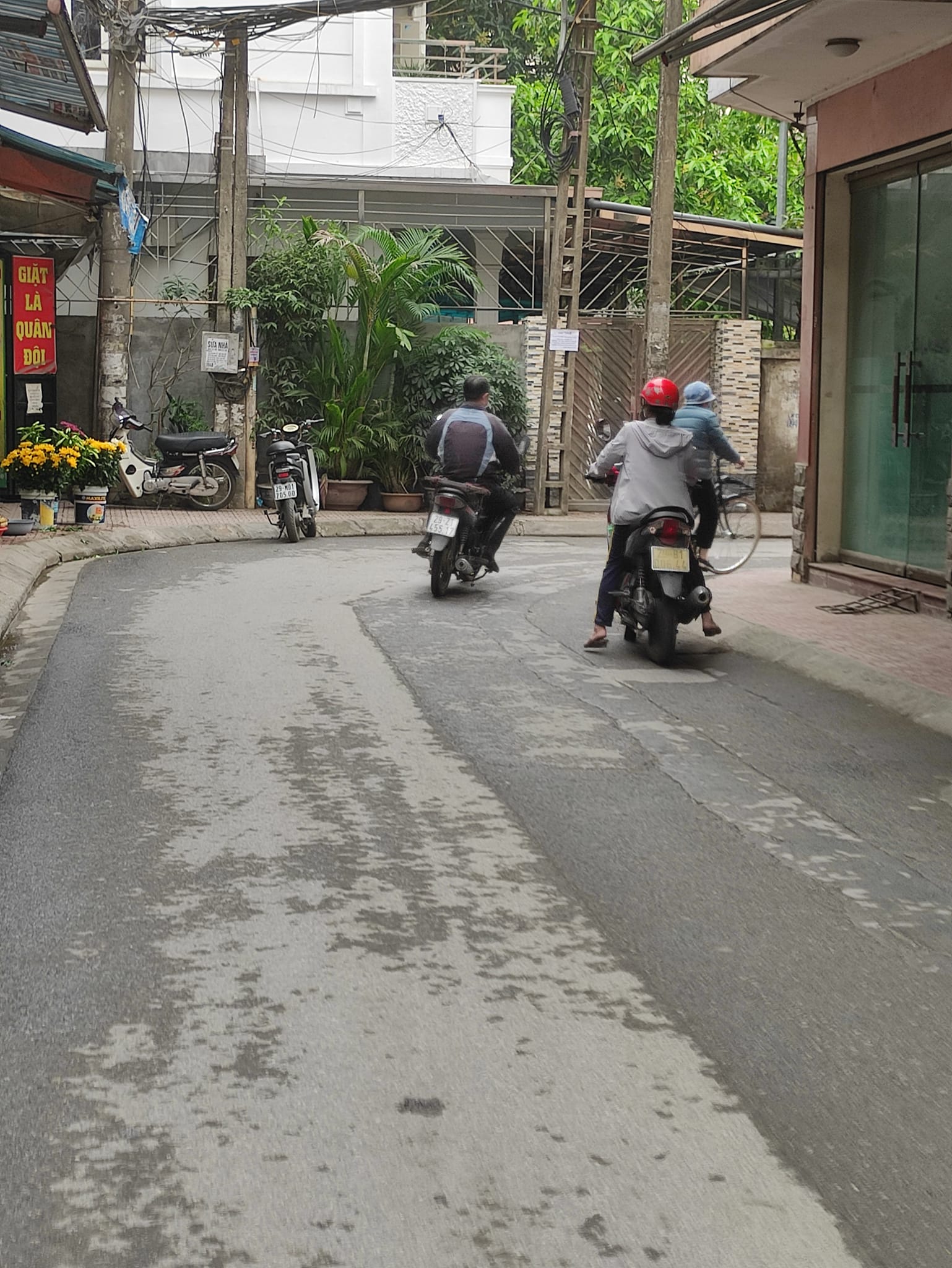 Bán nhà ngõ 49 Vạn bảo Ba đình NHÀ ĐẸP Ở LUÔN 5 Tầng 70M2 13.5 tỷ.