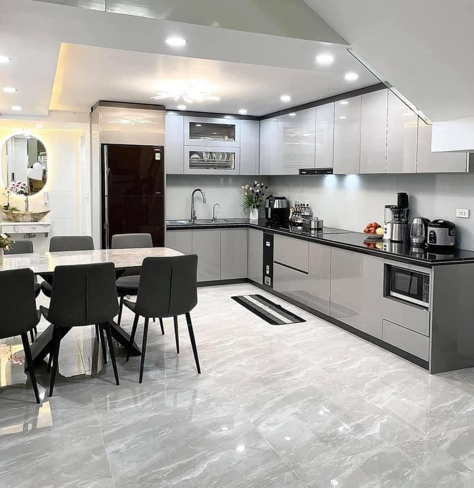 Nhà bán Trung Kính, Rất gần Trần Duy Hưng, Ngõ To như phố , kinh doanh tốt.