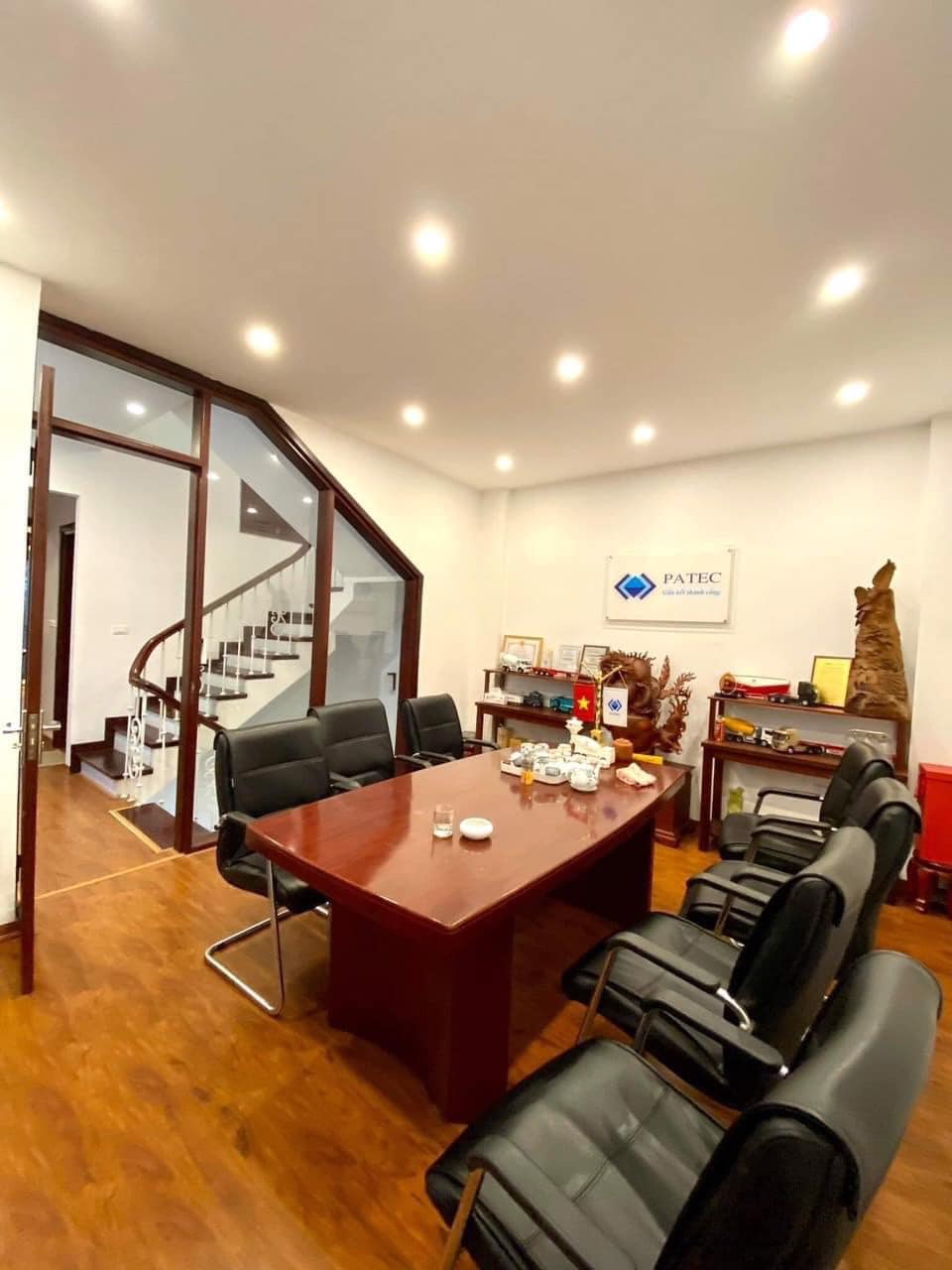 Mặt phố Trung Kính, Lô góc 3 thoáng, Vỉa Hè, KD ngày đêm, DT 200m2, 2MT 40m, 36.5 tỷ