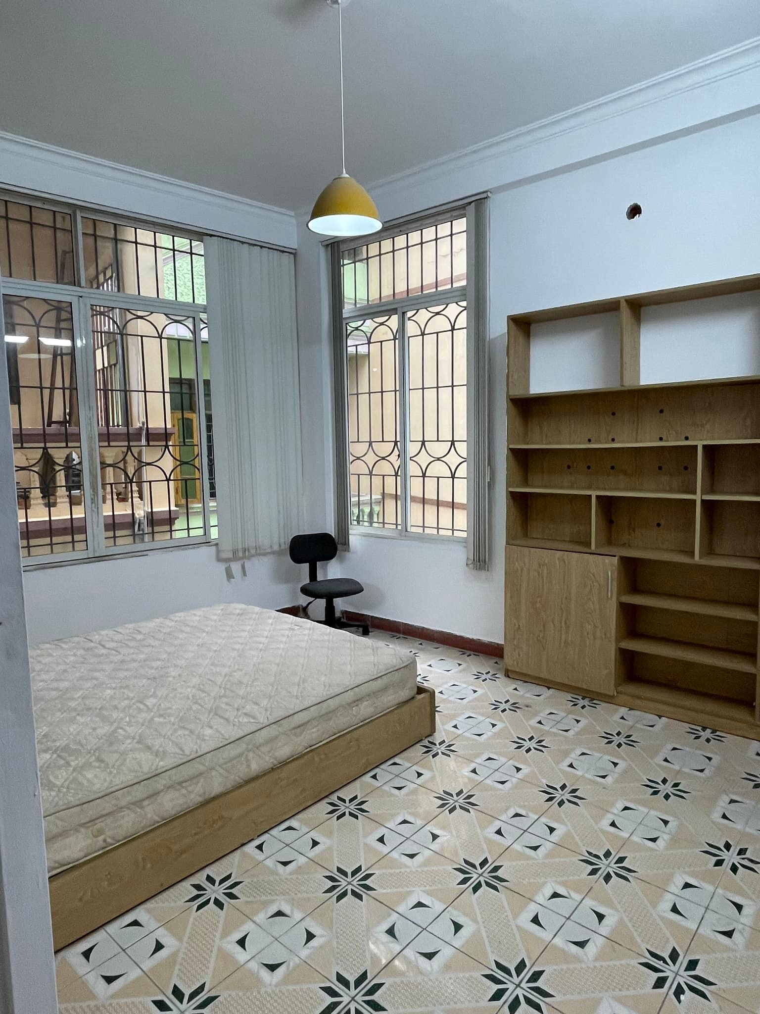 Gấp! Cần bán nhà phố Hoàng Quốc Việt 4T- 5PN, 2 mặt ngõ, gần Tây Hồ - 46m2 - 4,3 tỷ