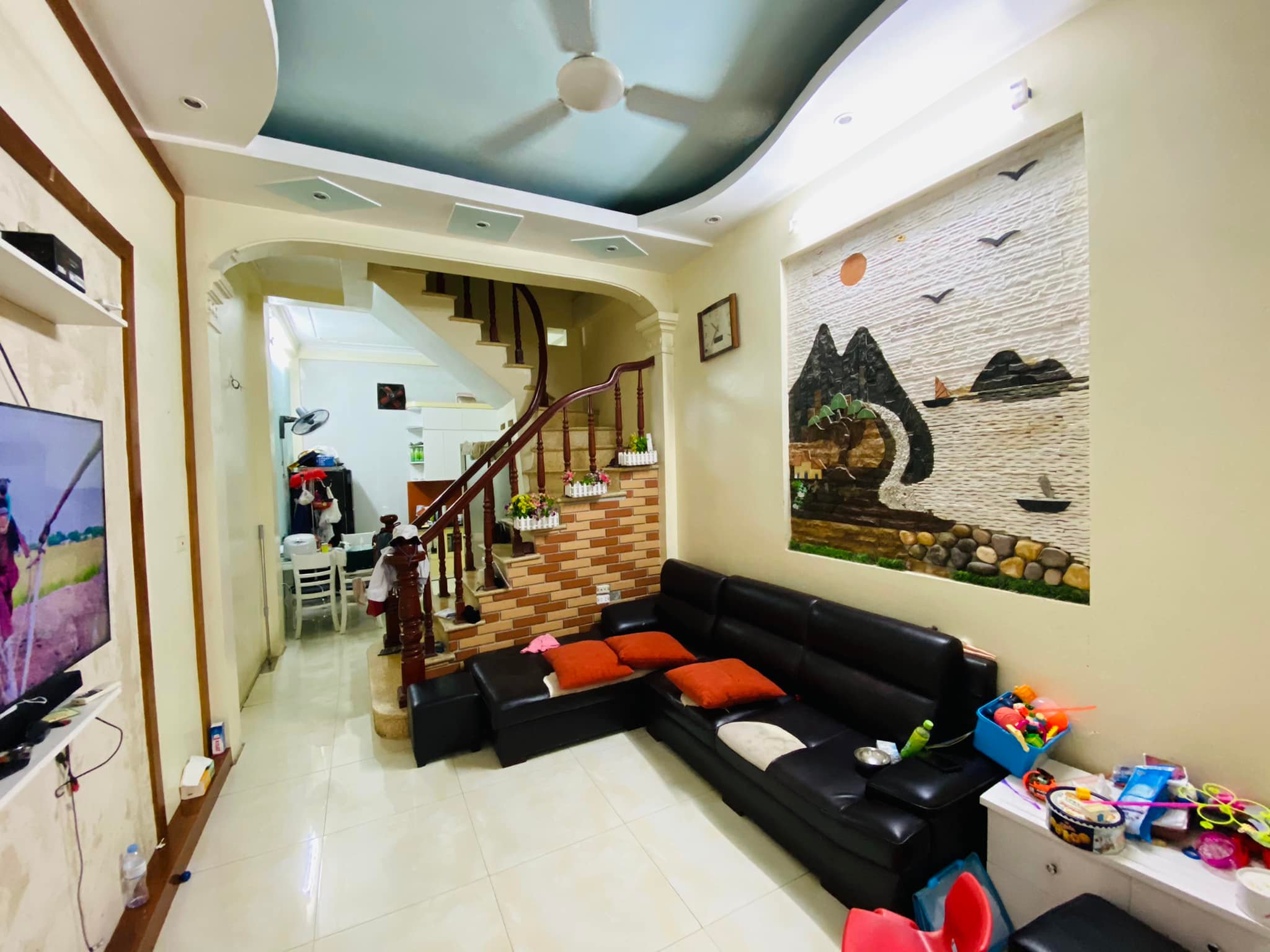 BÁN NHÀ HÀO NAM, NGÕ THÔNG, GẦN PHỐ, VỊ TRÍ ĐẸP, NỞ HẬU.