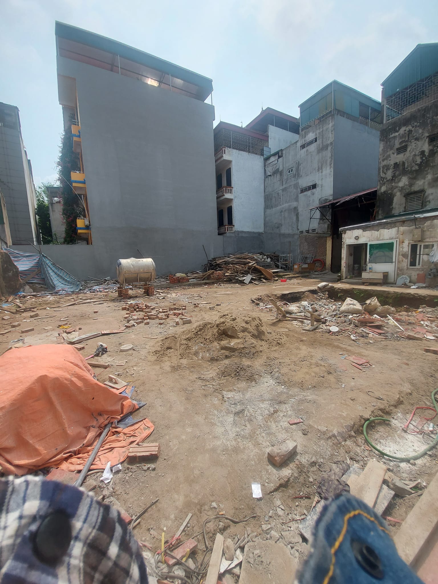 Bán Đất thổ Cư 200M2 Mặt Phố Lạc Long Quân Mặt Tiền 10M – Vỉa hè Rộng 91 Tỷ