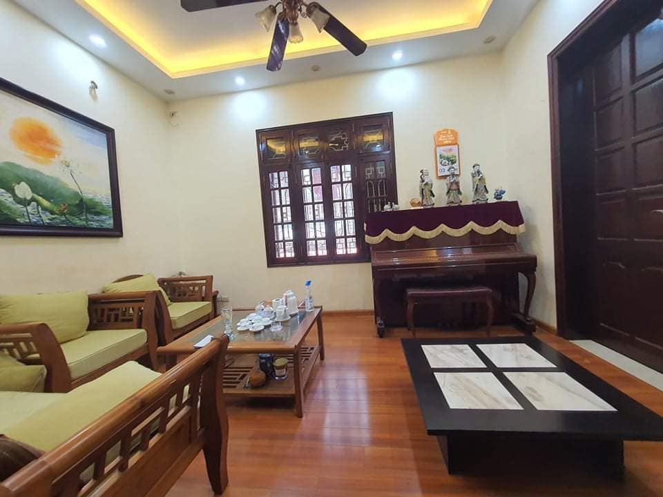 bán nhà ngõ 34 Xuân La diện tích 60m Mặt tiền 4m, phân lô an sinh tốt, gần chợ, trường.