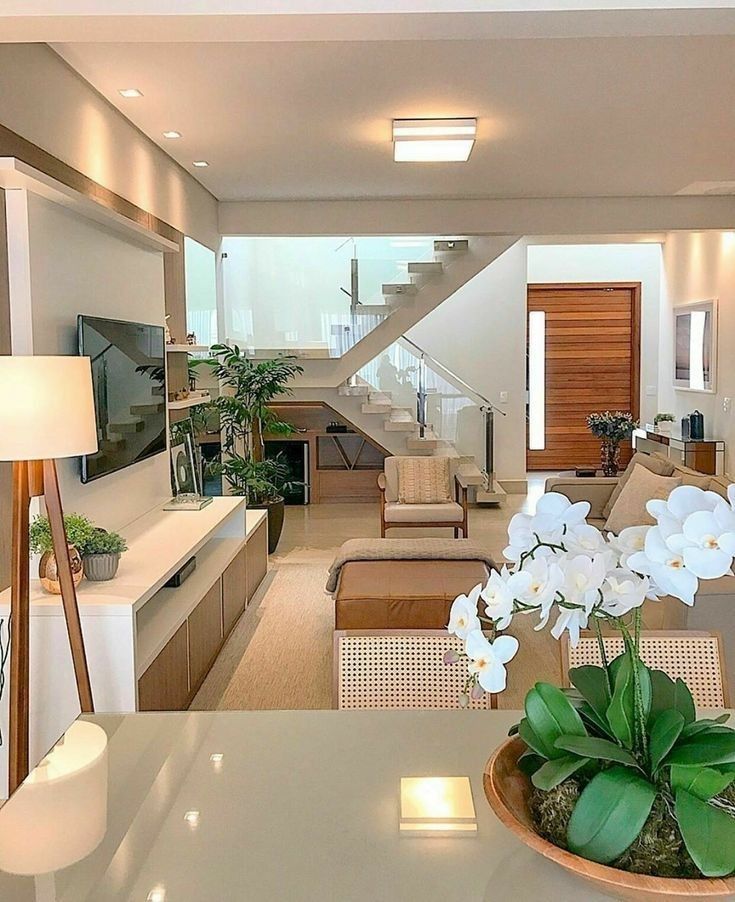 Mua nhà mặt phố Hoàn Kiếm- 50m2- Mặt tiền khủng 9,4m