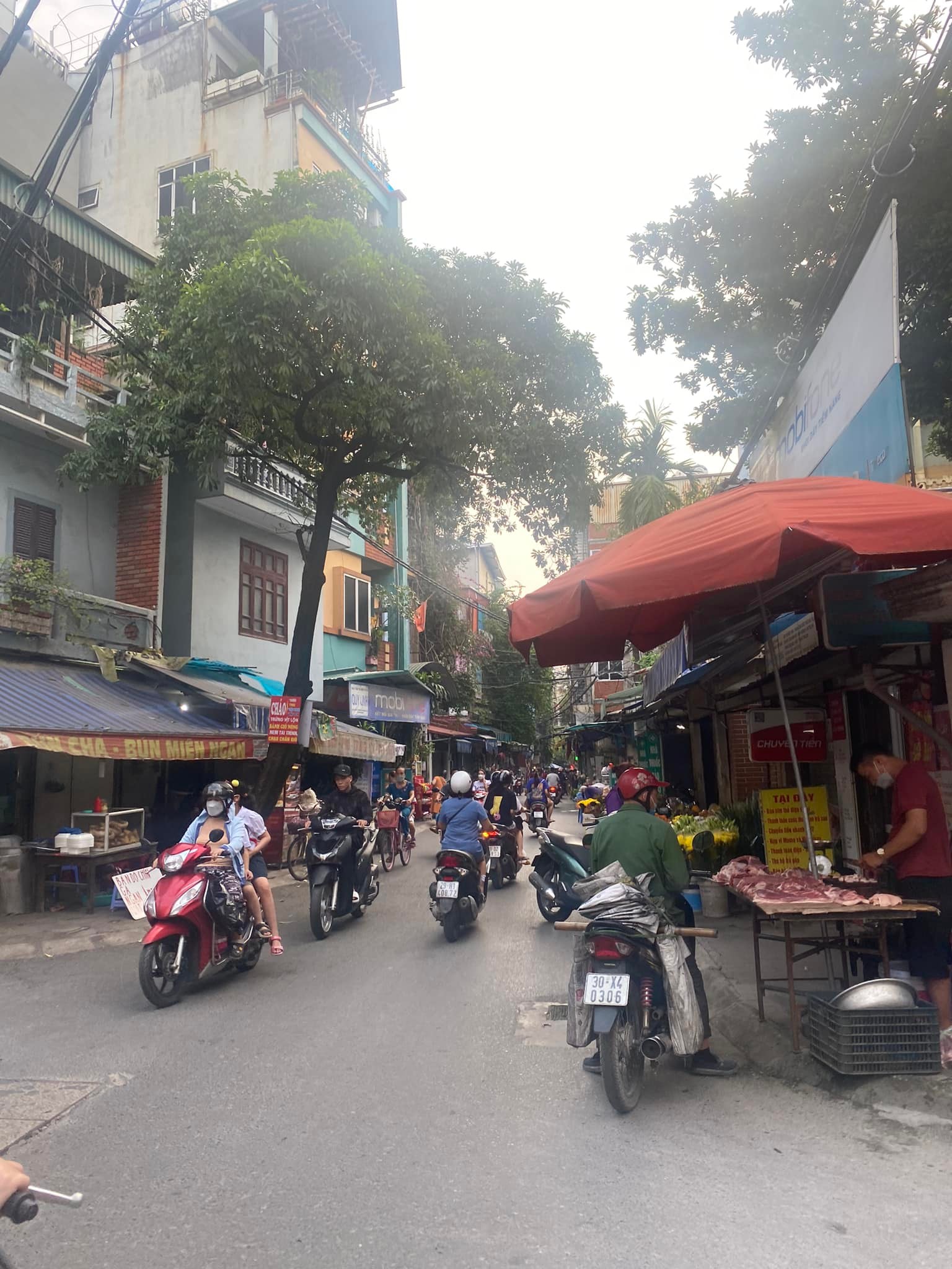 200 TR/M2 - MẶT CHỢ ĐỀN LỪ - Ô TÔ TRÁNH - MẶT TIỀN 10M- LÔ GÓC - KD SẦM UẤT NGÀY ĐÊM