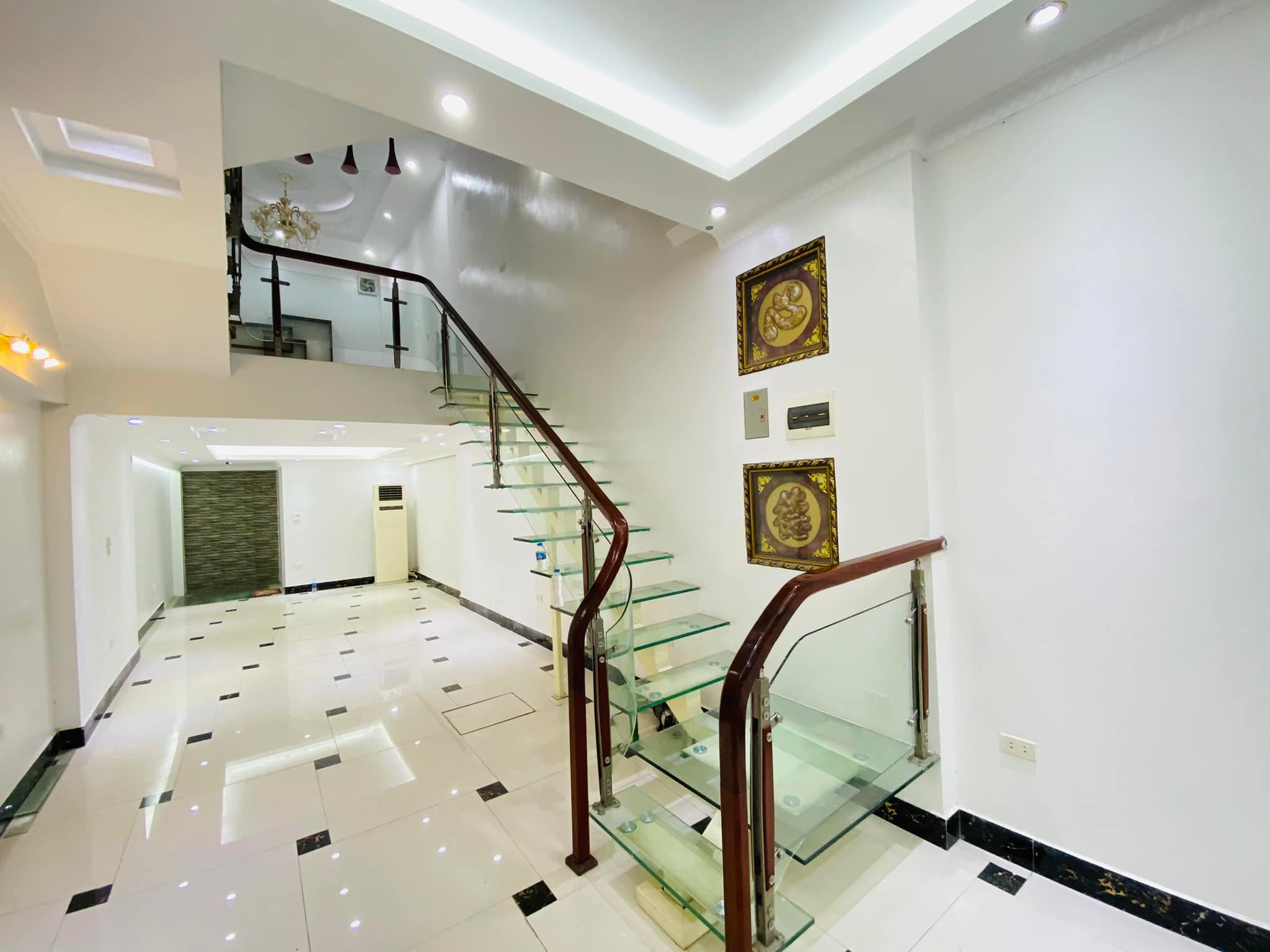 Bán nhà phố Nhân Hòa Quận Thanh Xuân 18 tỷ DT 63m² 6 tầng MT 4m mặt phố mới đẹp ở kinh doanh đỉnh.