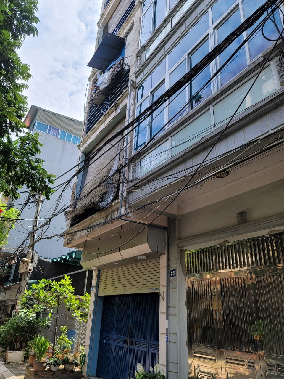 NHÀ TÂY TRÀ-HOÀNG MAI-CHIA LÔ-Ô TÔ VÀO NHÀ-60M2-5T-CHỈ CÓ 8.6 TỶ.LH: E. ĐỊNH: 0967.592.566