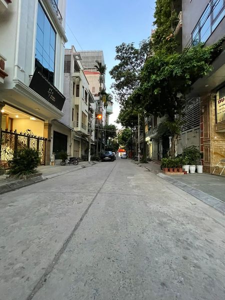 Bán nhà Phân Lô Nguyễn Xiên 85m2 x 7 tầng thang máy cho thuê 60tr/tháng giá 15,5 tỷ