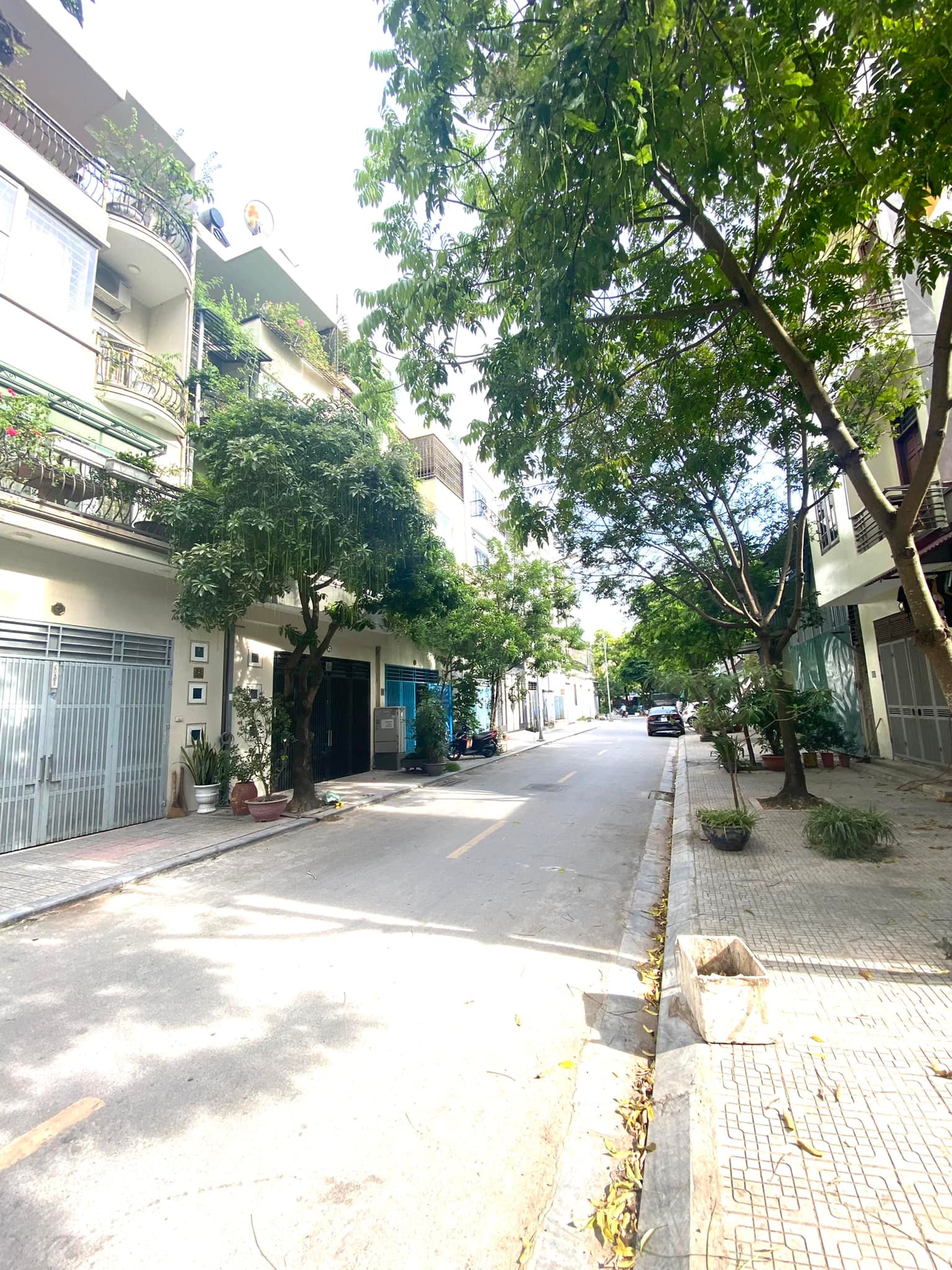 Bắt Đáy ĐT Hơn 4 Tỷ - 50 m2,MT Rộng PLLK Vỉa hè K . Doanh Khu A Yên Nghĩa,