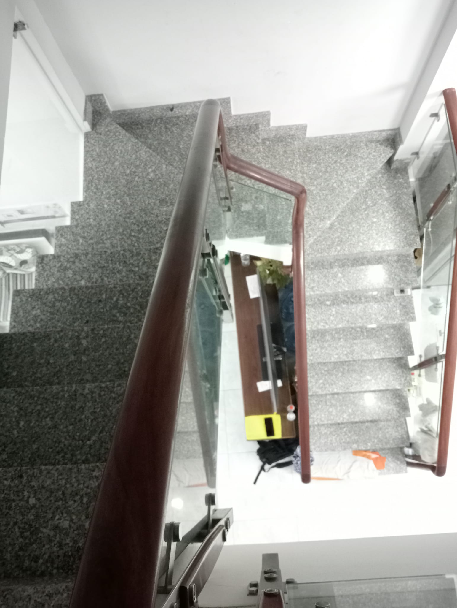 BÁN NHÀ HẼM XE HƠI BÌNH TIÊN NGANG 5M - CÁCH MẤY CĂN RA MẶT TIỀN CHỈ 4 TỶ