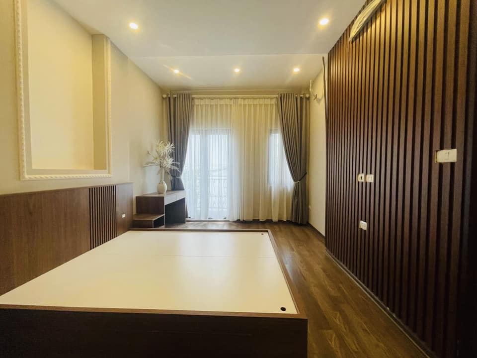 Xem là mê nhà Bồ Đề Long Biên do kiến trúc sư thiết kế: 54m2- 5 tầng- giá nhỉnh 100tr/m2