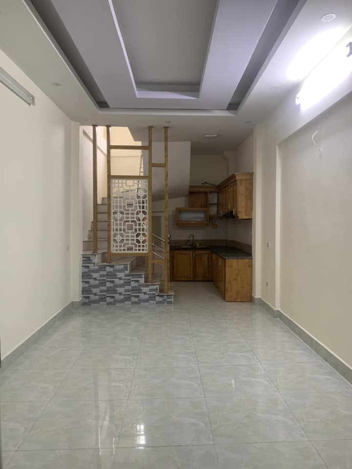 Bán nhà đường Lĩnh Nam, Q.Hoàng Mai. Nhà mới ở ngay, gần ô tô tránh, 35mx5T, chỉ 2.8 Tỷ.