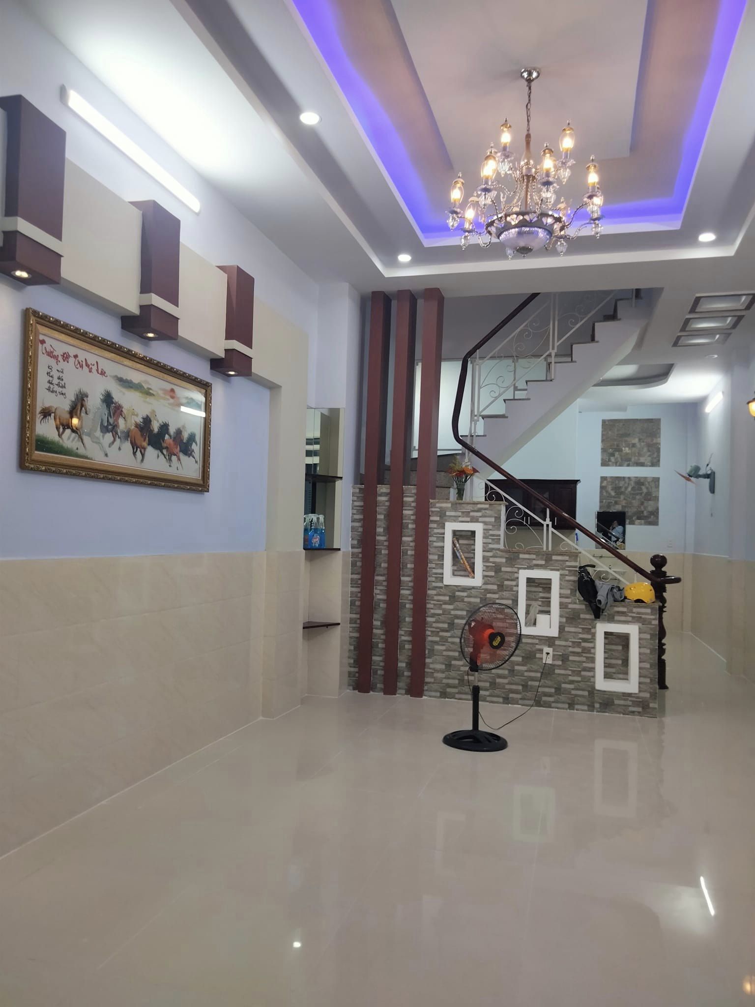 LÊ VĂN QUỚI - SIÊU ĐẸP 4 TẦNG - HẺM 8M THÔNG - 5PN CHỈ 6 TỶ TƯ