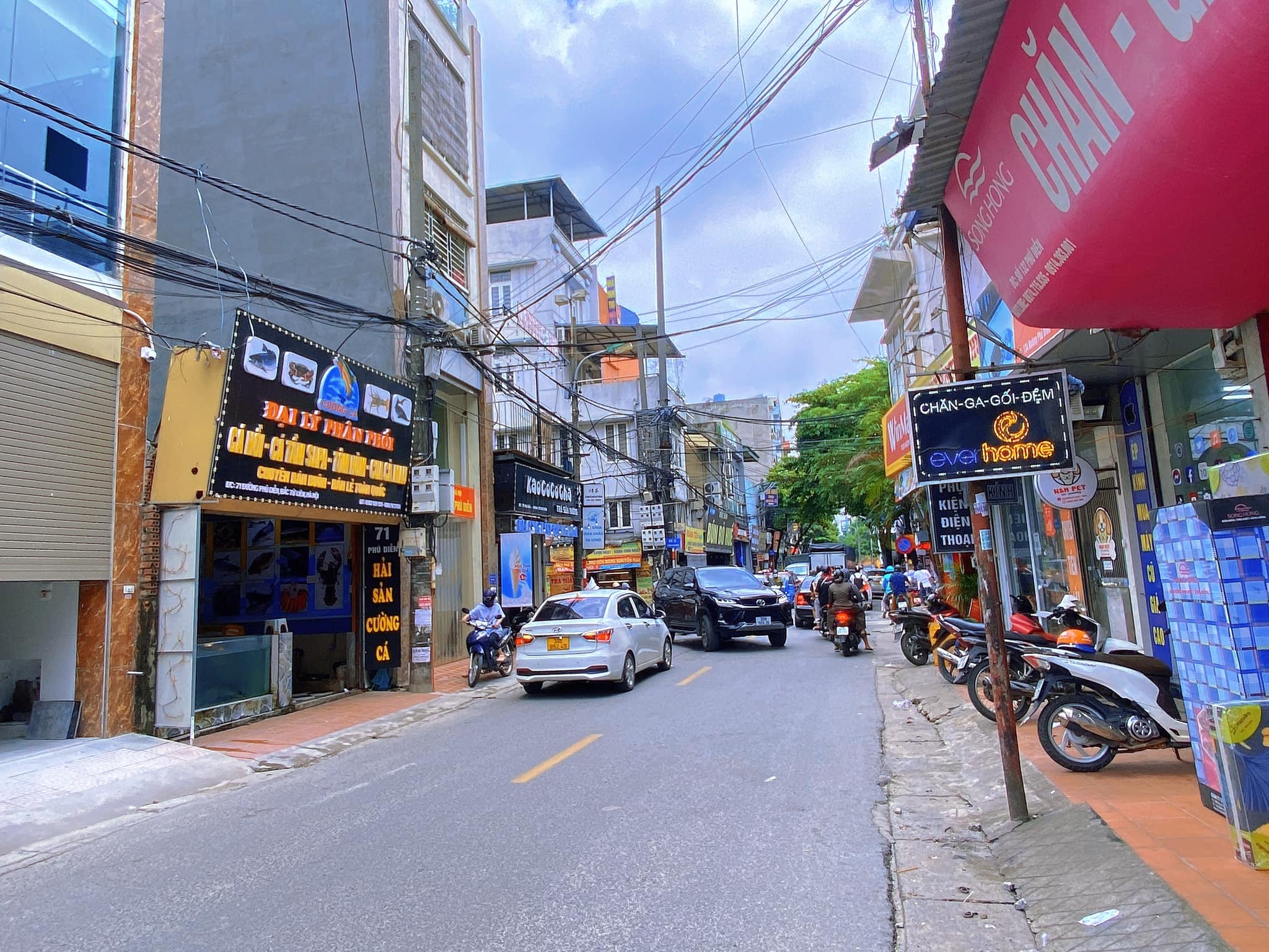 BẤN NHÀ MẶT PHỐ PHÚ DIỄN - MT 5.6M - DT 90M2 - KD ĐA NGÀNH NGHỀ - ĐƯỜNG RỘNG VỈA HÈ ĐỖ XE THOẢI MÁI - QUY HOẠCH ỔN ĐỊNH - SỔ ĐỎ ĐẸP - PHÁP LÝ RÕ RÀNG