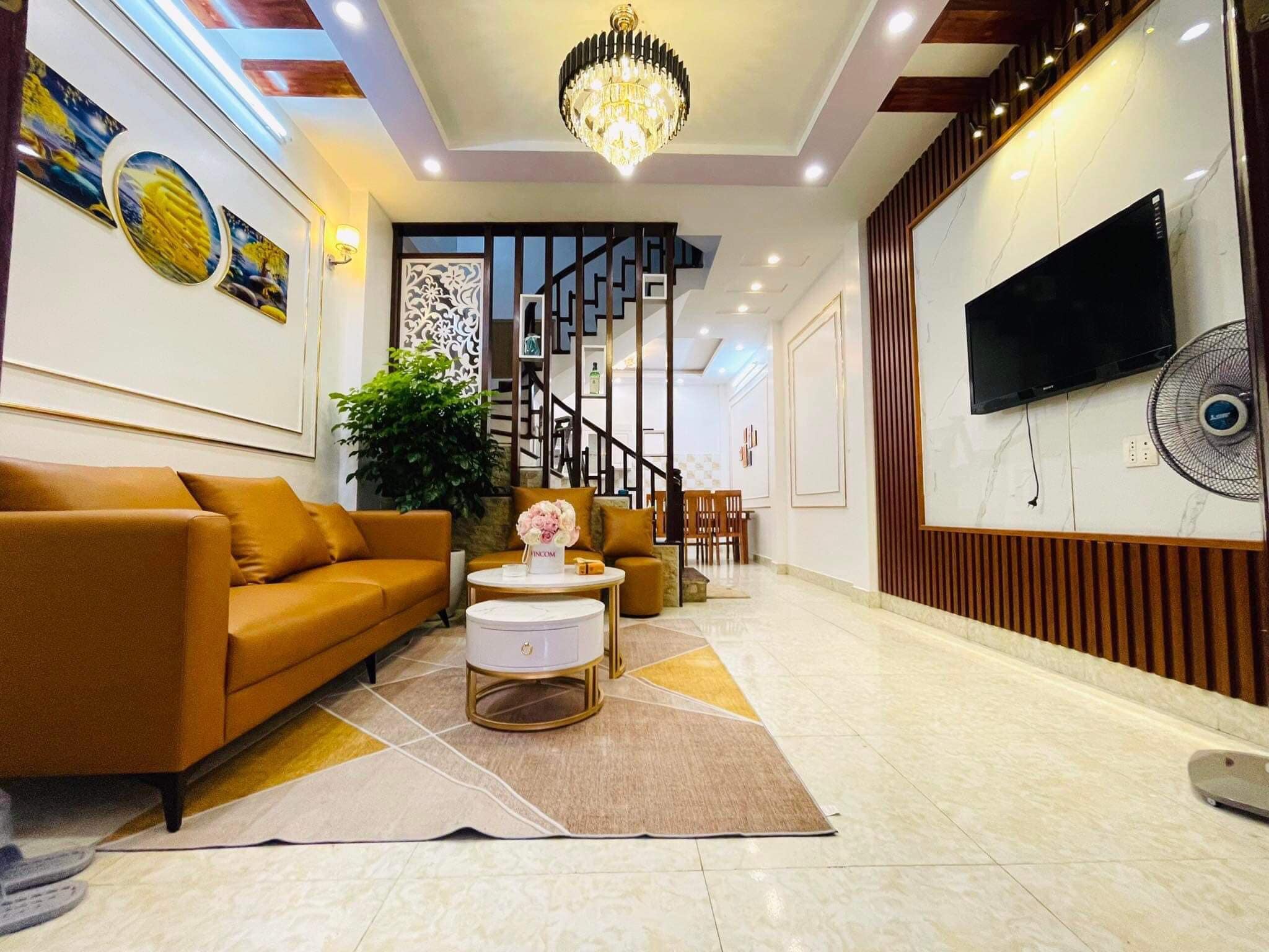 BÁN NHÀ ĐẸP PHỐ BẠCH ĐẰNG, 5P LÊN PHỐ CỔ, Ô TÔ CÁCH 100M, DT 40M2, GIÁ 3,98 TỶ