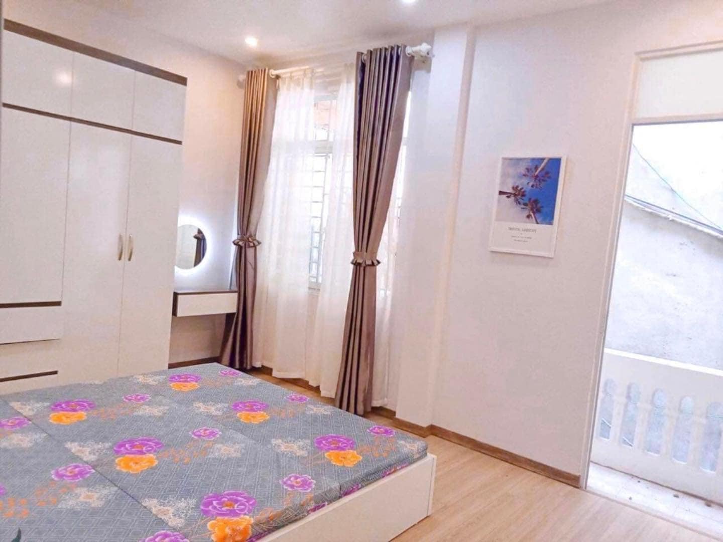 NHÀ ĐẸP Ở NGAY - SÁT HỒ BA MẪU - FULL NỘI THẤT - SỔ ĐỎ NỞ HẬU - CHỈ 3.7 TỈ