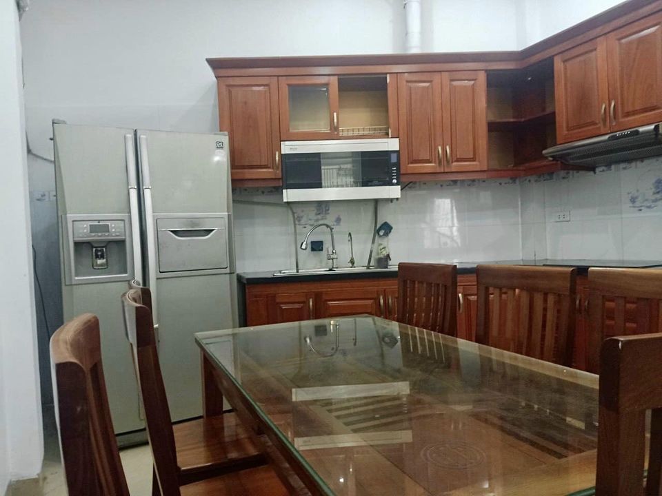 Bán nhà phố Khương Trung, quận Thanh Xuân. Diện tích 42 m2 x 5 tầng, mỗi tầng 2 phòng.