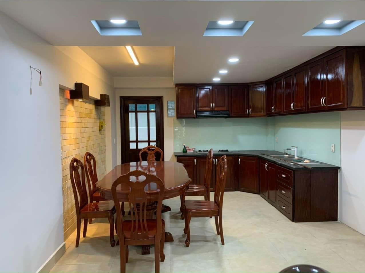 Bán Nhà, HẺM 4M, 3 Tầng 4 pn Huỳnh Tấn Phát, Quận 7, Nhỉnh 6 tỷ