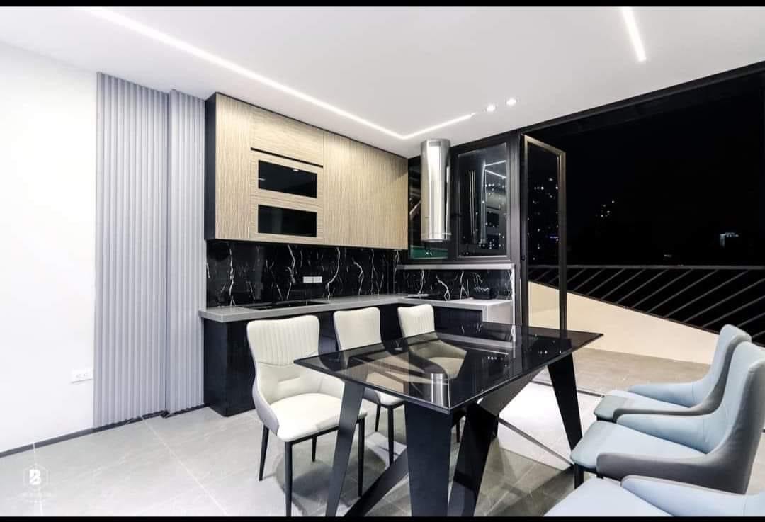 BÁN GẤP NHÀ SĐCC MẶT PHỐ HOÀNG NGÂN, Q. CẦU GIẤY, 45m2 x 7T, MỚI ĐẸP, NHỈNH 11 TỶ