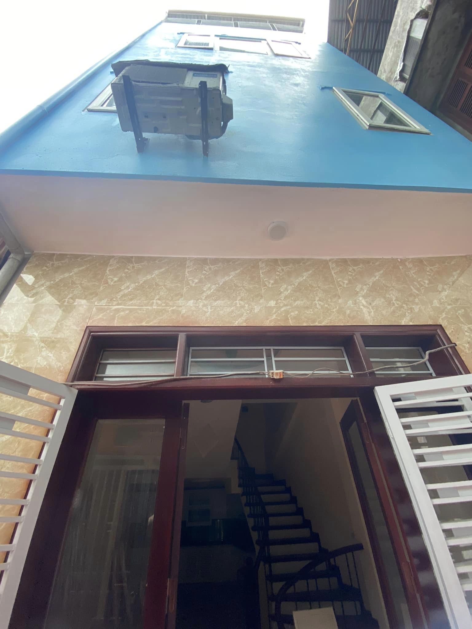 Giá siêu rẻ chưa tới 80tr/m2 nhà Ngọc Thụy: 44m2- 4 tầng- mặt tiền 4m mới- đẹp- vài bước ra đường ô tô