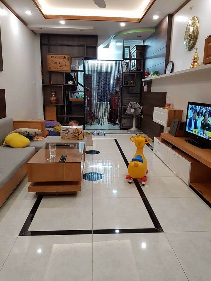 BÁN NHÀ HOA BẰNG CẦU GIẤY 28MX3TẦNG GẦN PHÔ - NGÕ BA GÁC GIÁ 3 TỶ - SĐCC