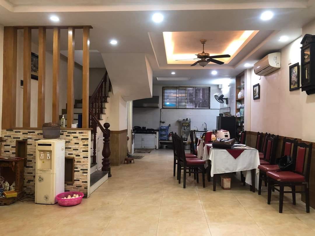 Bán nhà Xuân La, Tây Hồ, Ô tô đỗ 4.6 tỷ 45m * 5T, MT 4.5m, 2 thoáng, sân riêng để 5 xe máy