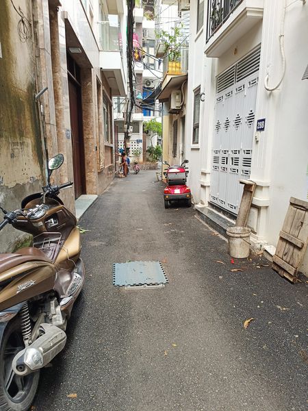 Gấp, nhà đẹp, lô góc, oto qua nhà, ngõ thông, kinh doanh, Phố Lụa - Hà Đông DT 22m²x 5tầng.