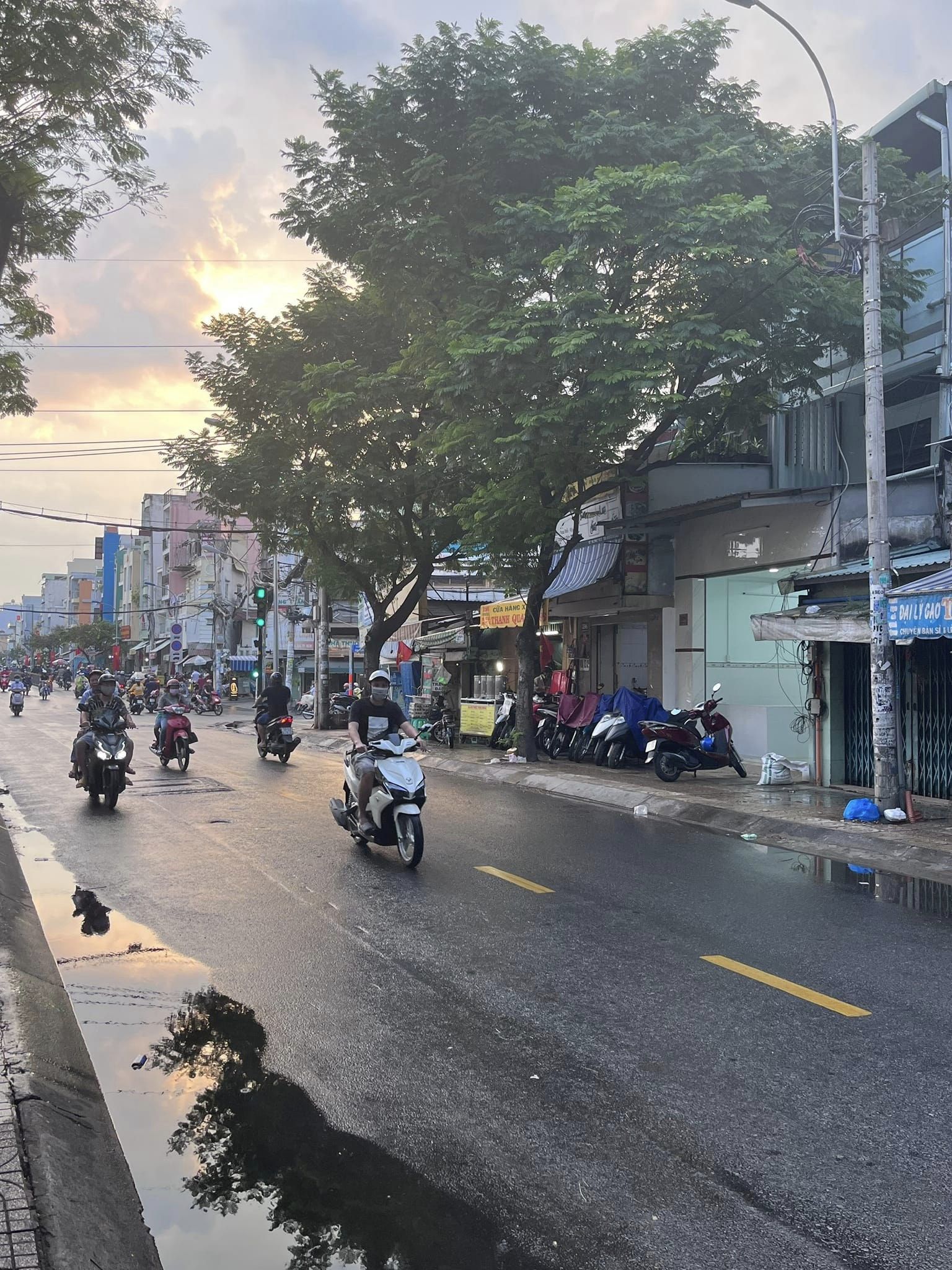 Bán nhà mới đẹp Bà Hom (4x35) 2 tấm giá 11 tỷ gần Chợ Phú Lâm