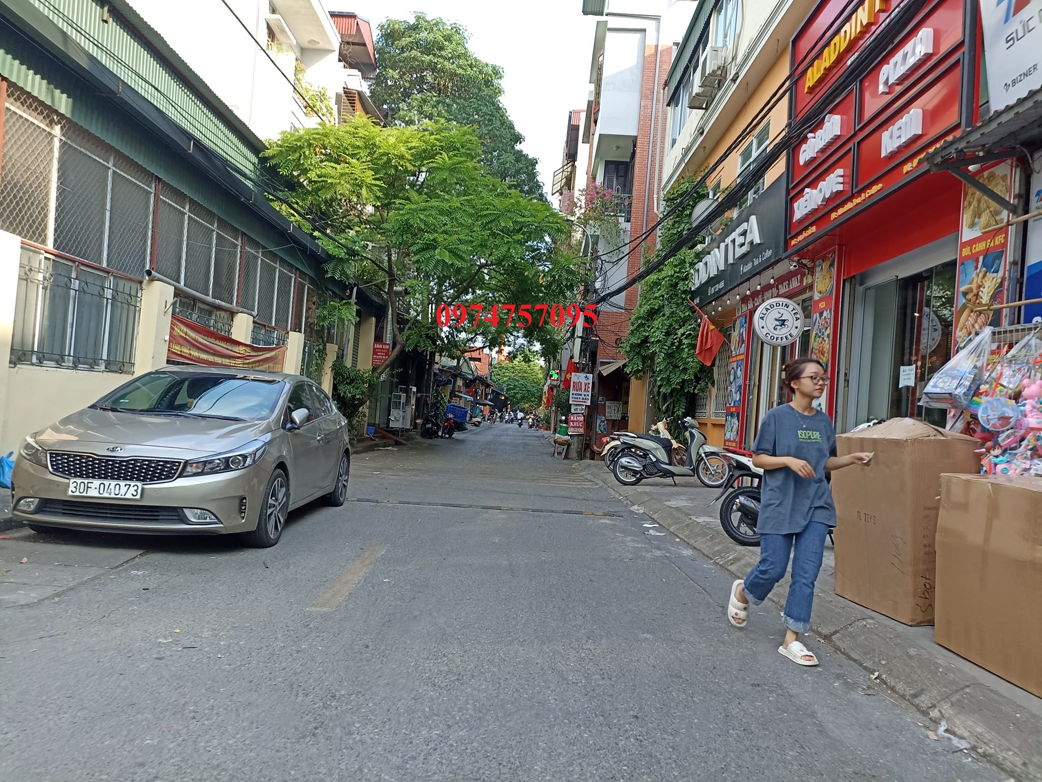 Bán nhà lô góc mặt phố quận Long Biên, phố Ô Cách, 67m2 ô tô tránh, kinh doanh cực tốt