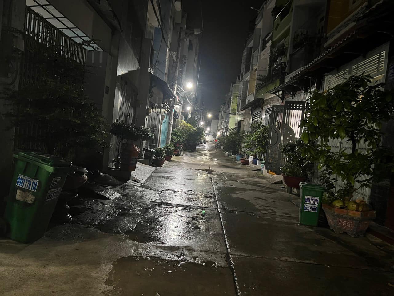 BÁN NHÀ HẼM XE TẢI TRÁNH HỒ VĂN LONG 84M2 - GẦN KCN VĨNH LỘC -3 TẦNG MỚI CHỈ 4TY300