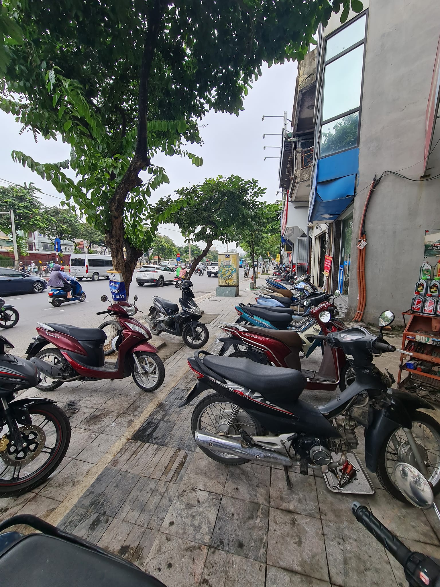 MẶT PHỐ GIẢI PHÓNG, MT 8M - KINH DOANH SẦM UẤT - VỈA HÈ THÊNH THANG - 18 TỶ