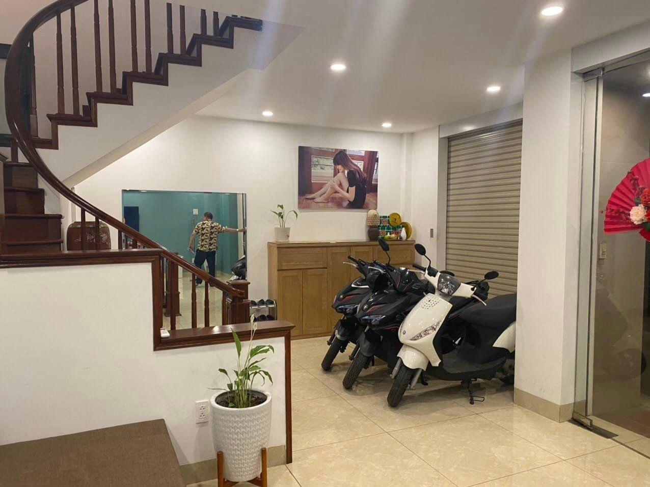 BÁN NHÀ SIÊU ĐẸP TẠI NGÕ 898 ĐƯỜNG LÁNG ĐỐNG ĐA - 45M2 -5T GIÁ NHỈNH 5TỶ - NHÀ ĐẸP LUNG LINH ĐÓN TẾT –NGÕ BA GÁC – KINH DOANH ĐỈNH CAO