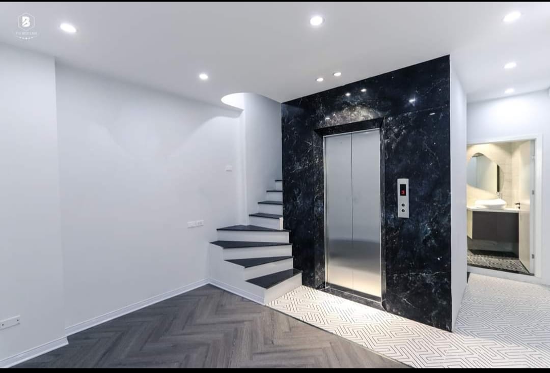 Nhà Mặt Phố Hoàng Ngân, 7 Tầng Thang Máy, Kinh Doanh, DT 43m2, Giá 11.9 Tỷ