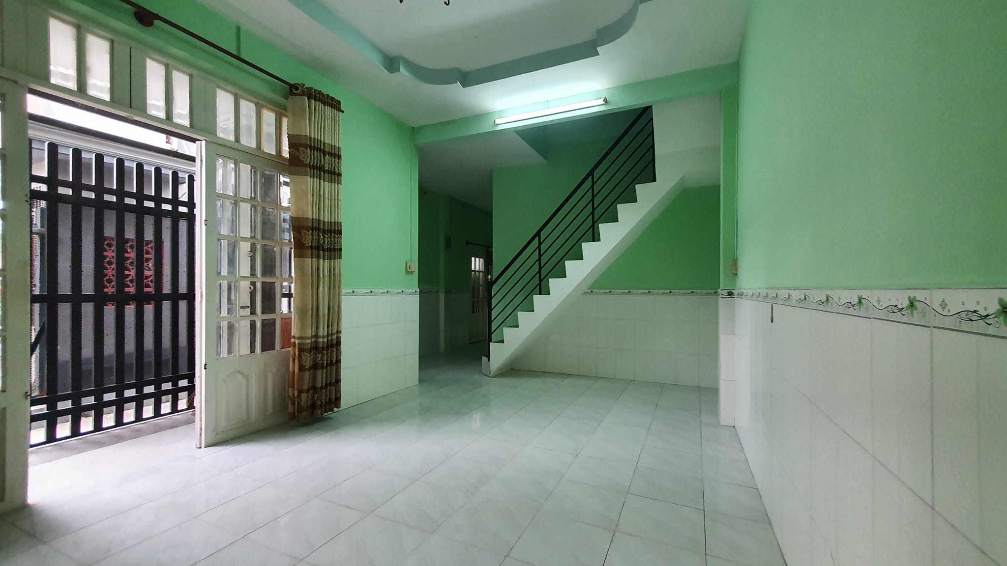 Bán nhà 2 tầng, 65m2, xe hơi đỗ cửa, phường Tăng Nhơn Phú B, Quận 9