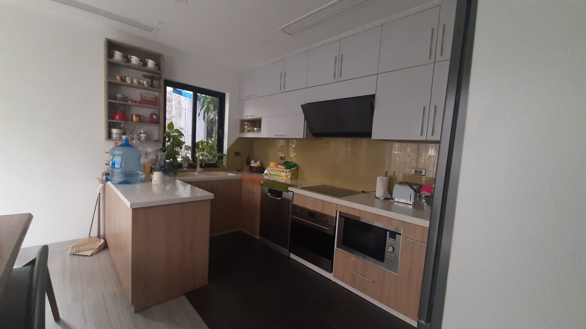 Bán nhà ngõ 60 Hàng Trống, Hoàn Kiếm, mặt tiền 9.8m