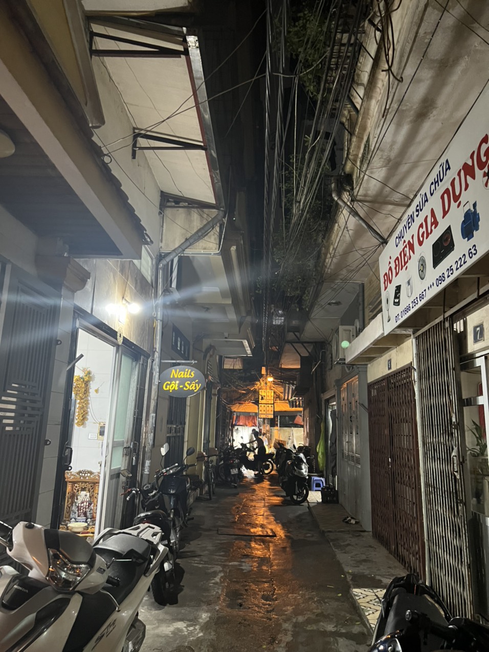 Chỉ 3.7 tỷ bán nhà 4 tầng sát phố Cự Lộc ô tô, KD, sầm uất