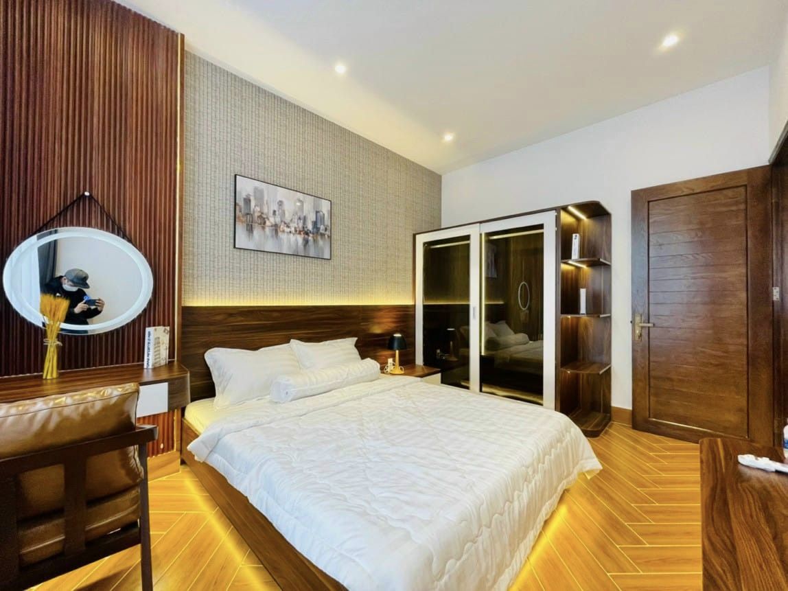 Mặt tiền 4 tầng đường Phan Đăng Lưu, Phú Nhuận, giá 39 tỷ, thấp hơn giá khu vực