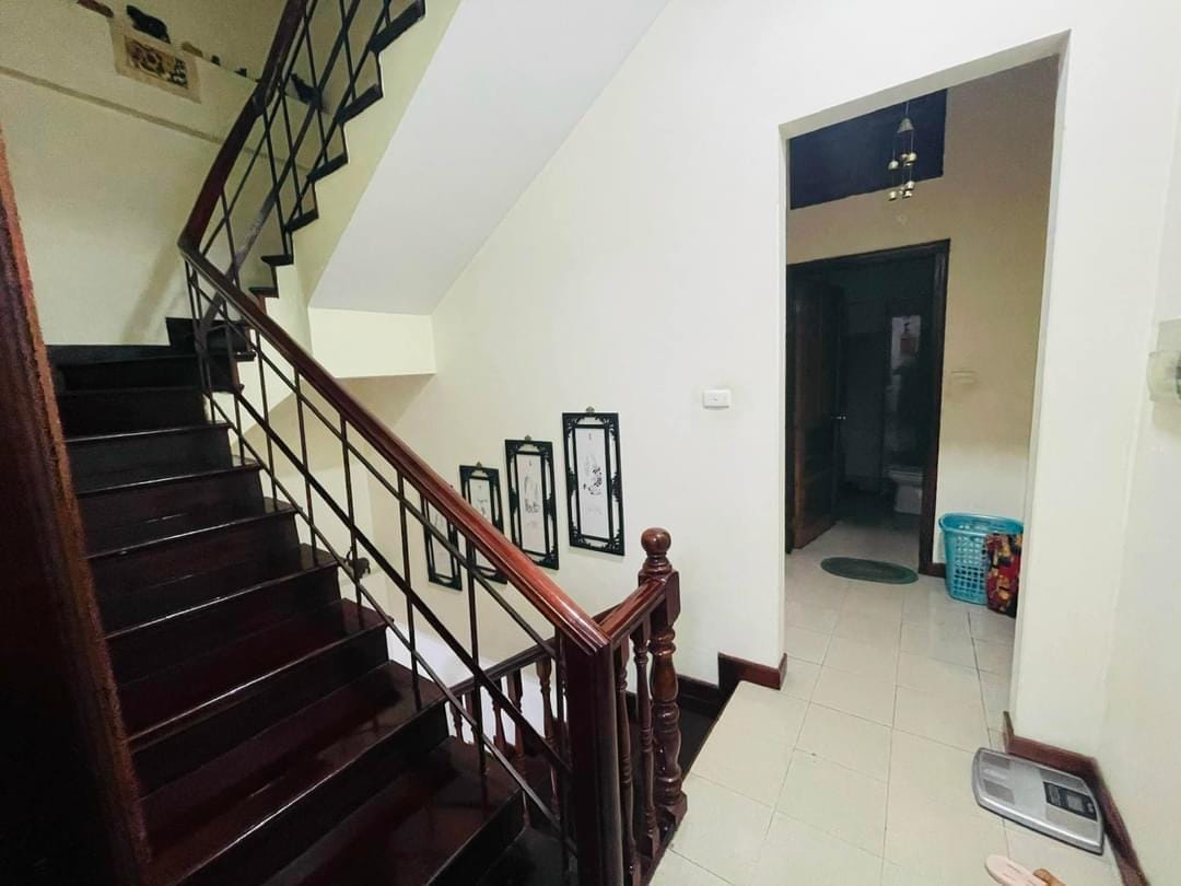 Bán nhà ngõ 16A Lý Nam Đế Hoàn Kiếm - 12 tỷ- mặt tiền gần 10m