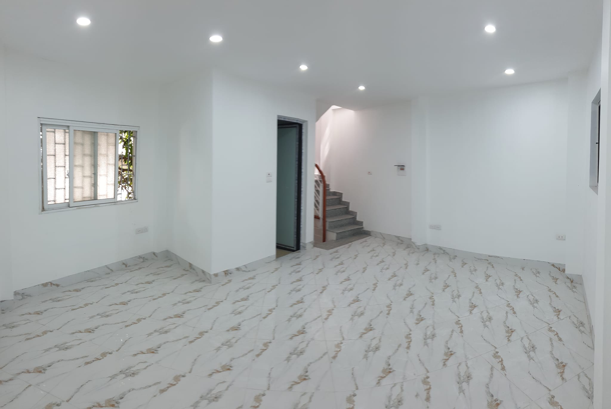 Chính chủ bán nhà 4 tầng Văn Cao 40m2 nhỉnh 4 tỷ ô tô gần