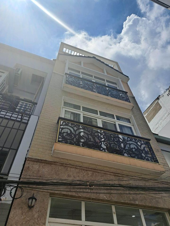 Bán Nhà 4 Tầng - Xe Hơi Tới Cửa - Nguyễn Thị Thập - Trung Tâm Quận 7 - Giá Chỉ 7,95 Tỷ