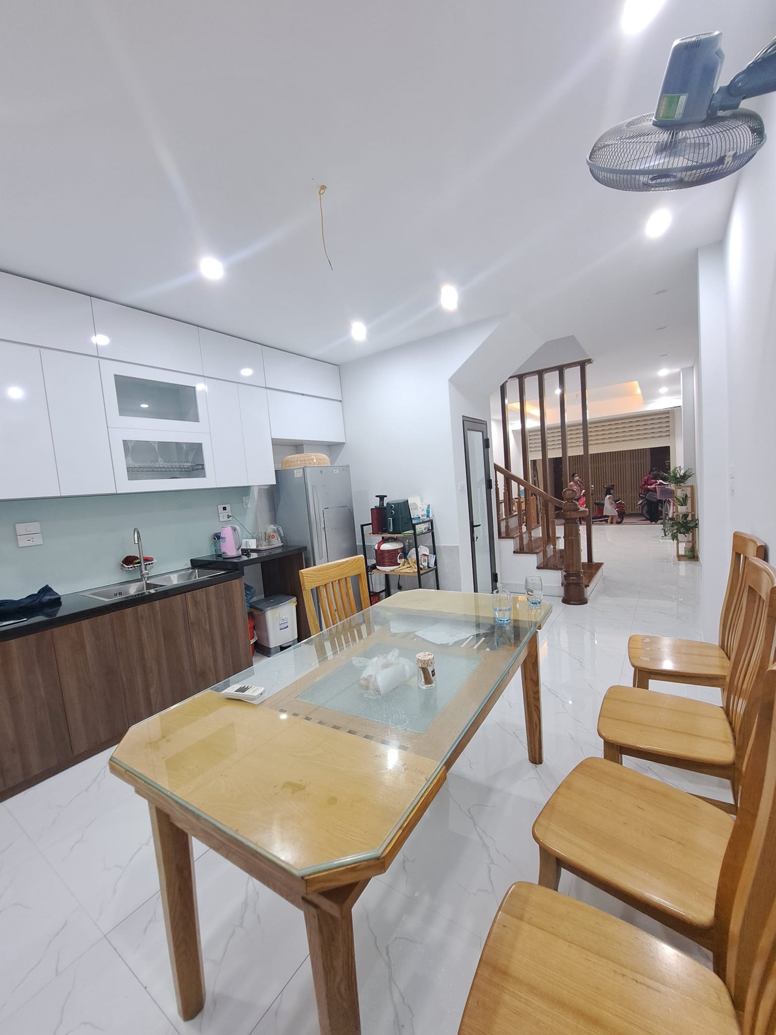 BÁN GẤP...Nhà Cầu Giấy, dt khủng, gần phố, chắc chắn, ngõ nông, dt 67m, 4,4 tỷ