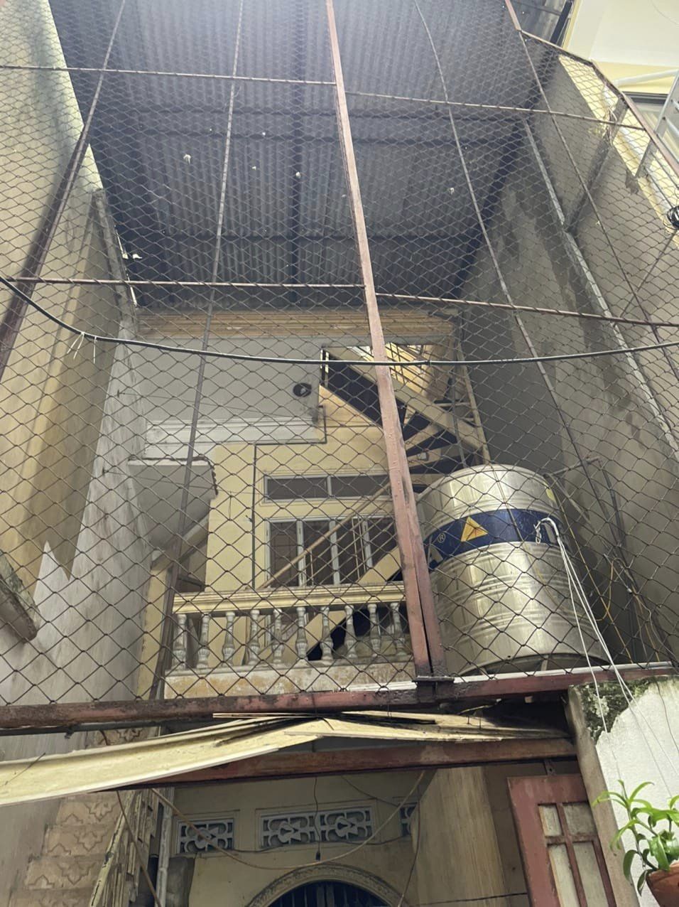 BÁN GẤP NHÀ 3 TẦNG, DT 40M2 Ở NGÕ 1275 GIẢI PHÓNG, HOÀNG MAI, GIÁ 3 TỶ