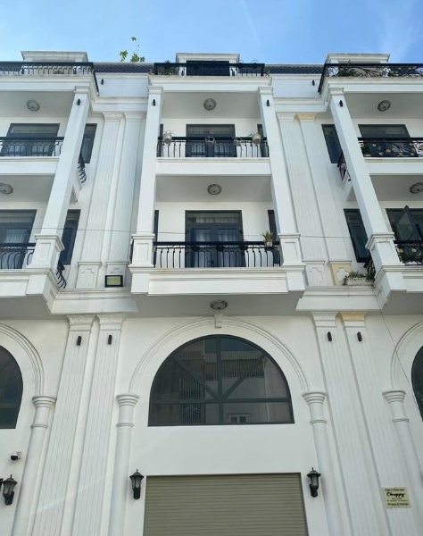 Bán nhà 5 tầng mặt tiền kế phú mỹ hưng giá chỉ 12,5 tỷ