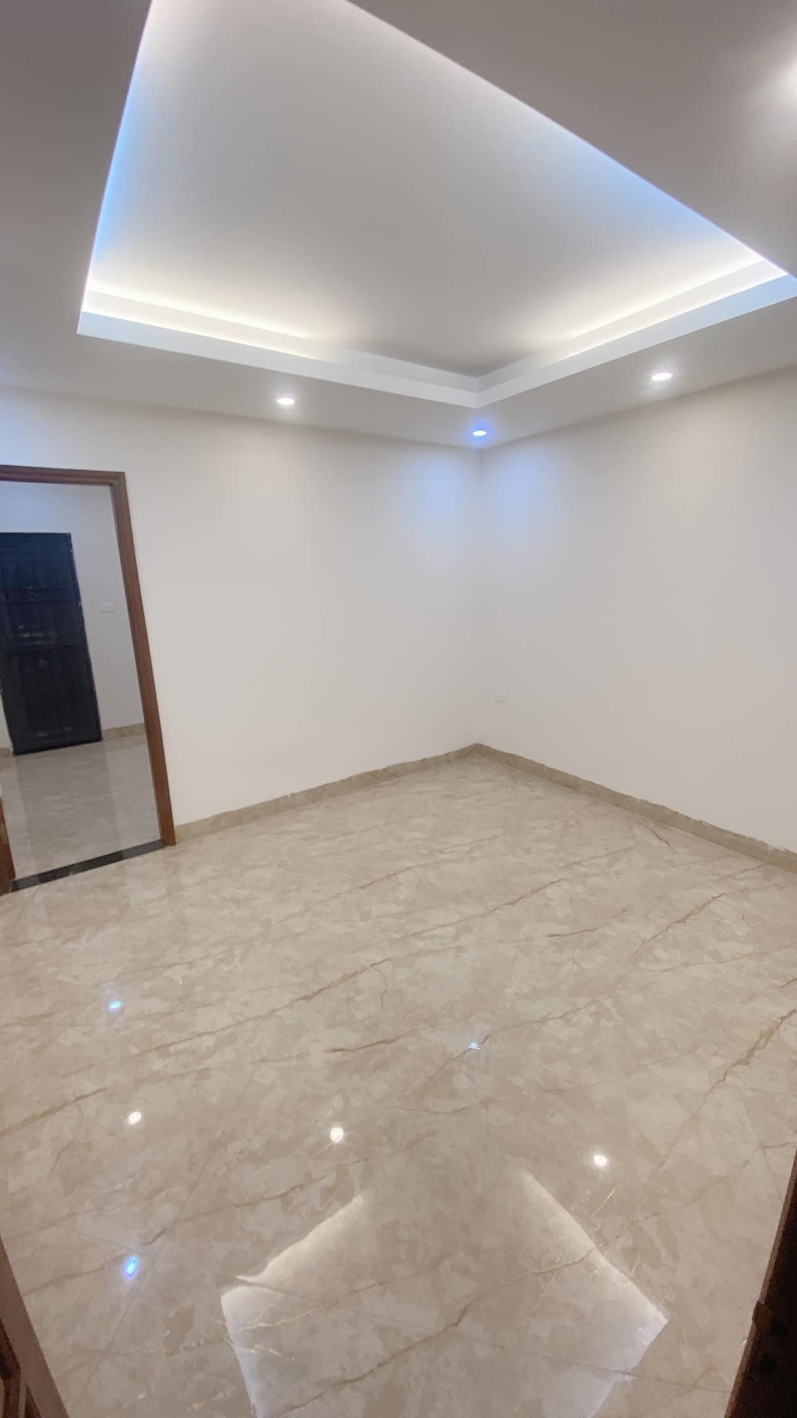 Lạc Long Quân, Cầu Giấy. 58m2 x 6T. Thang máy. Ô tô tránh, kinh doanh đỉnh.