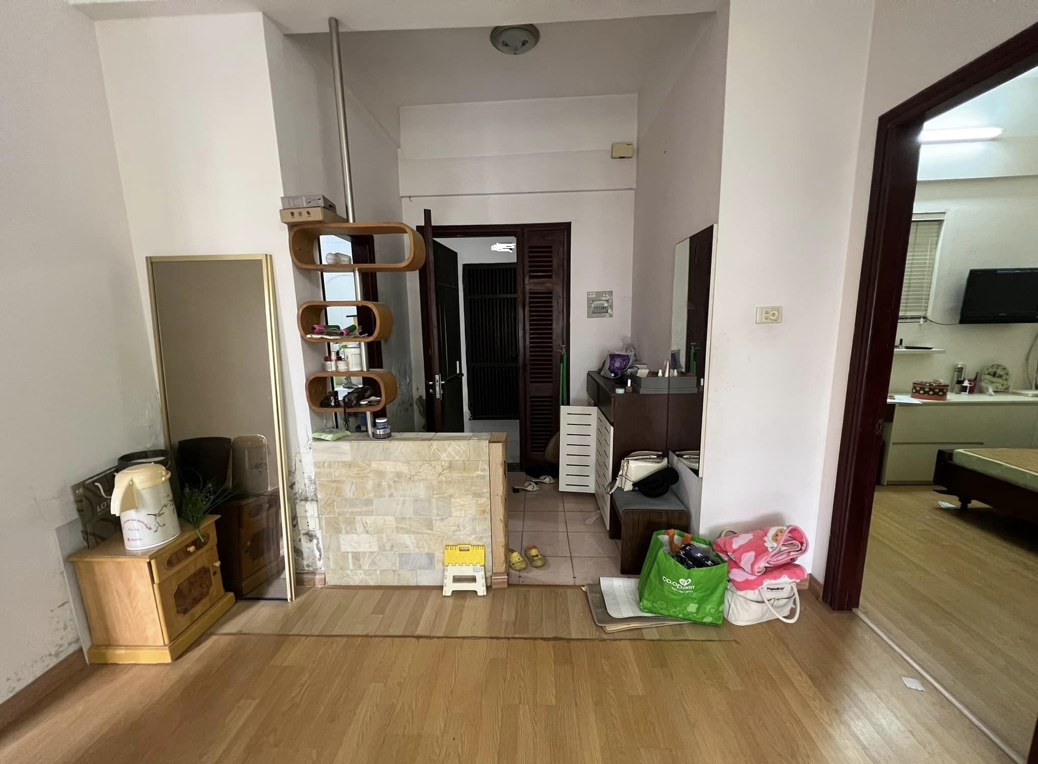 CHÍNH CHỦ BÁN CĂN HỘ TẦNG 2, TẬP THỂ PHỐ MAI DỊCH, CẦU GIẤY GIÁ CHỈ HƠN 1 TỶ. LH 09.89.89.89.86