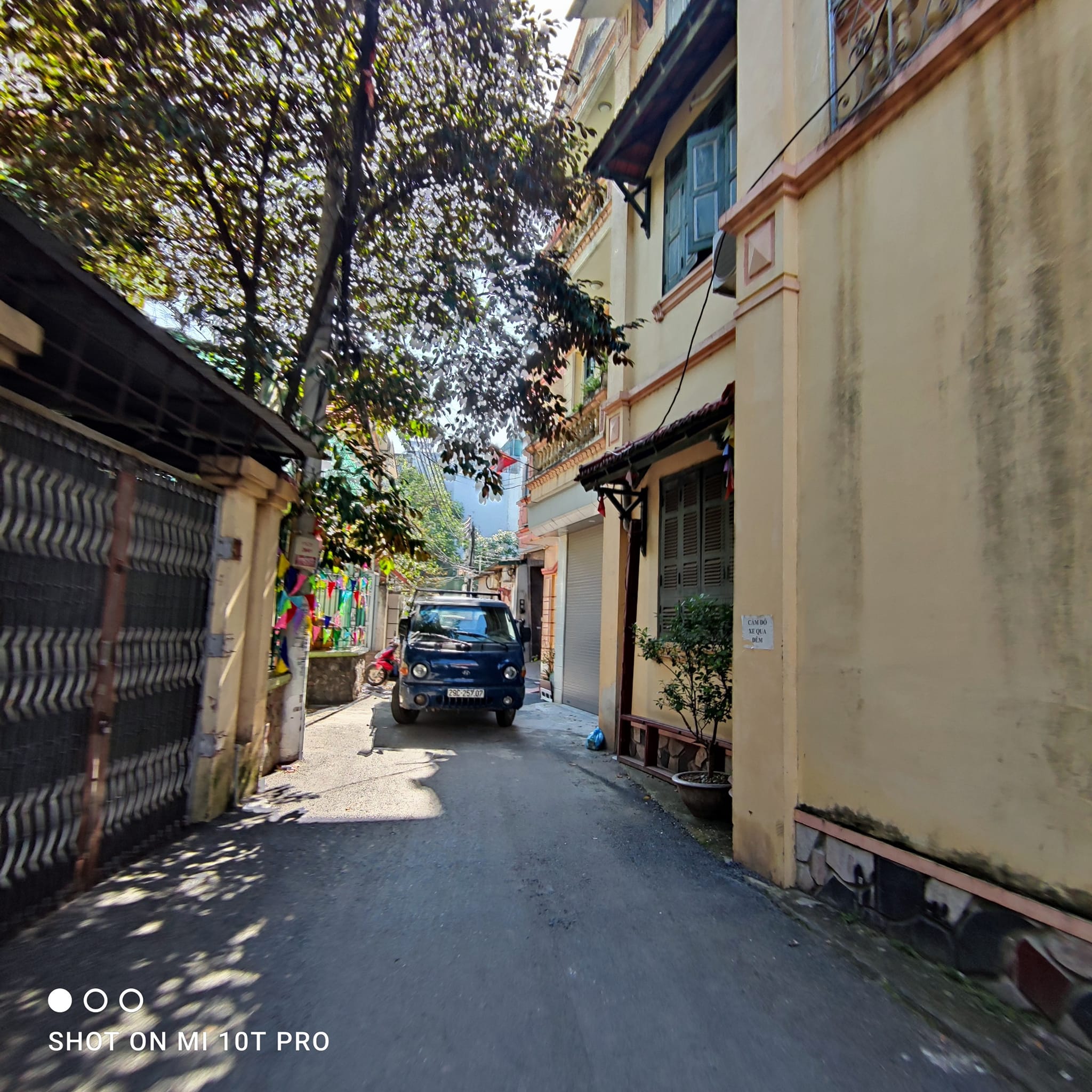 Nhà thông số vàng có 102 Ngọc Thụy: gần phố- ô tô đỗ- tương lai đỉnh